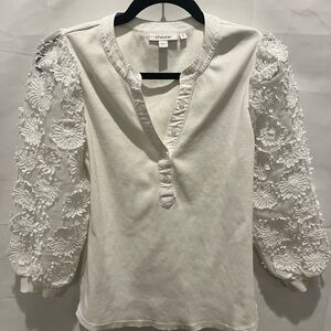 Chico's White Embroidered balloon sleeve blouse. Size 0. Whimsical, fairy